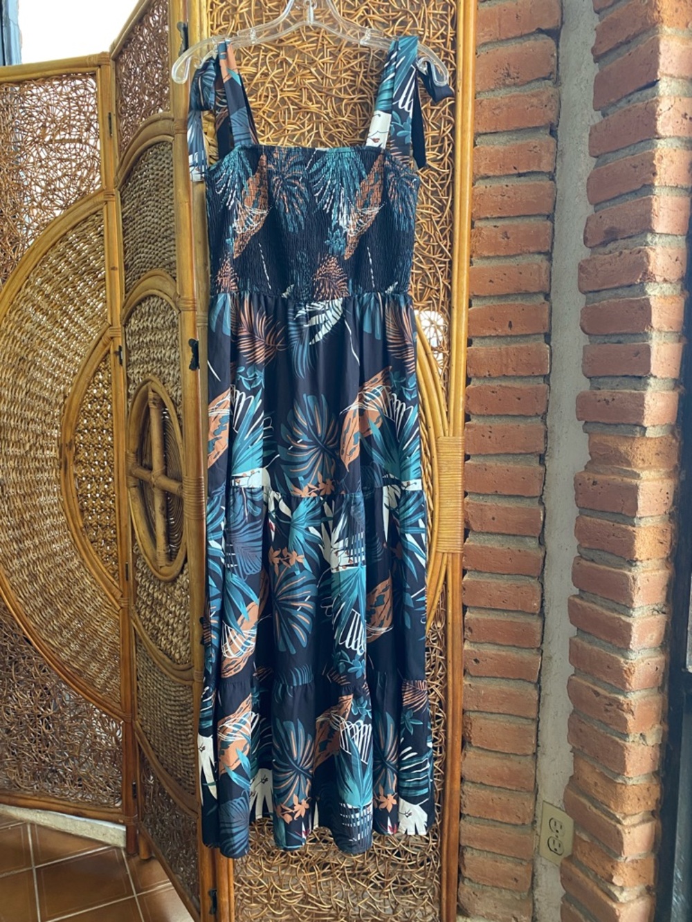 Beautiful Tropical Floral Tiered Maxi Sundress Tie Straps Excellent Condition